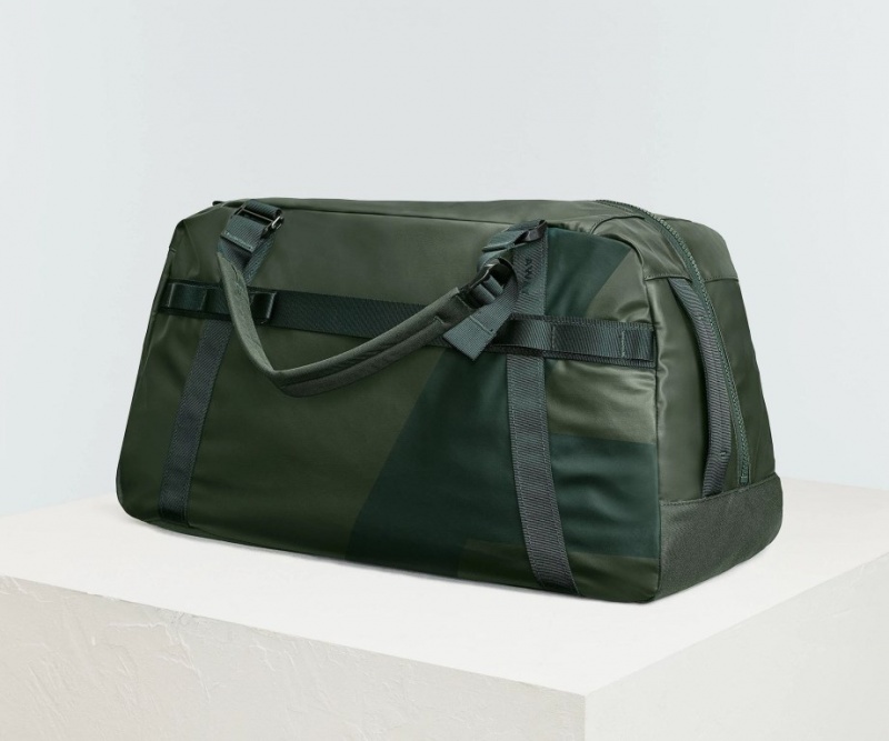Bolsa Duffle Away Outdoor 55L Verdes | opC36p6KzBY