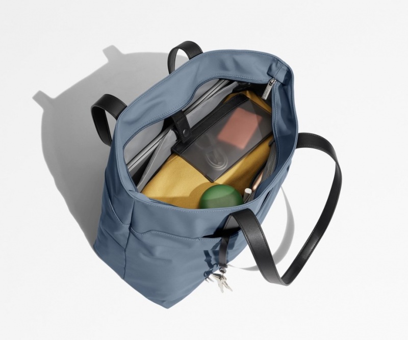 Bolsas de Mano Away Everywhere Azules | BwXvpq2XJDM