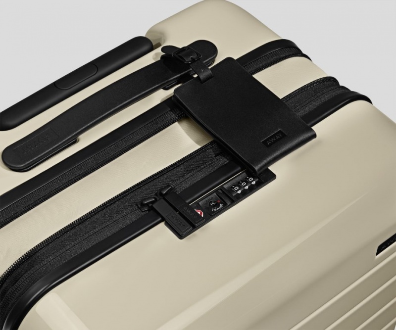 Maleta Away Bigger Carry-On Flex Blancos | x3zW0l2seWc